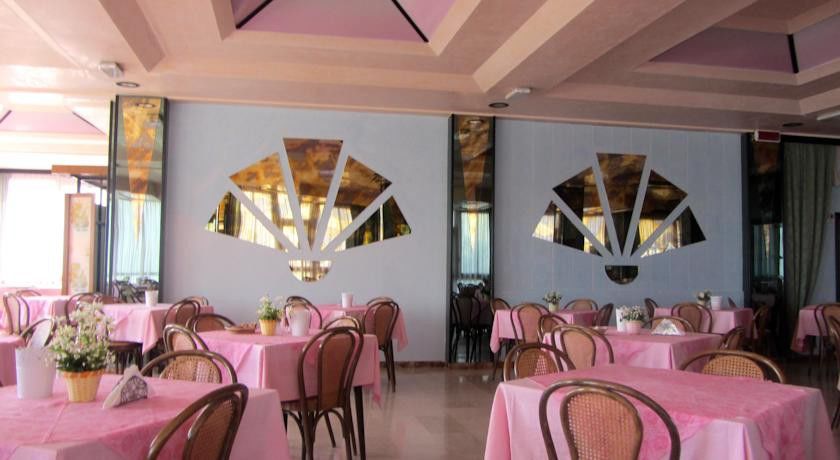 Hotel Carlton Beach Римини Экстерьер фото